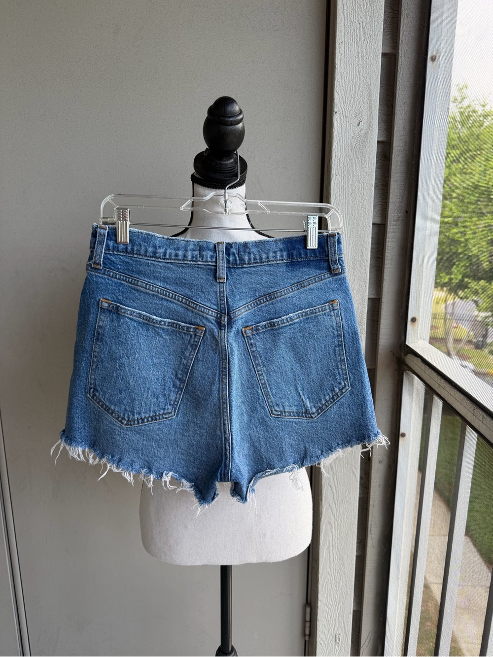 4 Pairs of Denim Distressed Shorts Levi’s & Abercrombie Size 28 - Picture 16 of 16
